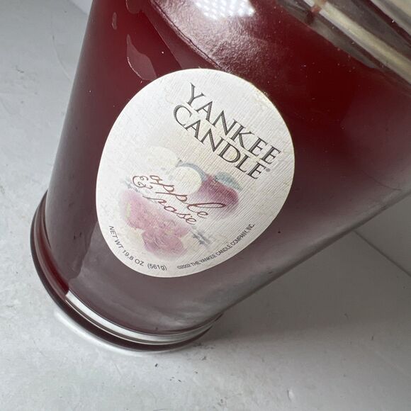 Yankee Candle Apple & Rose RETIRED & RARE Jar Candle 19 Oz - Picture 2 of 6